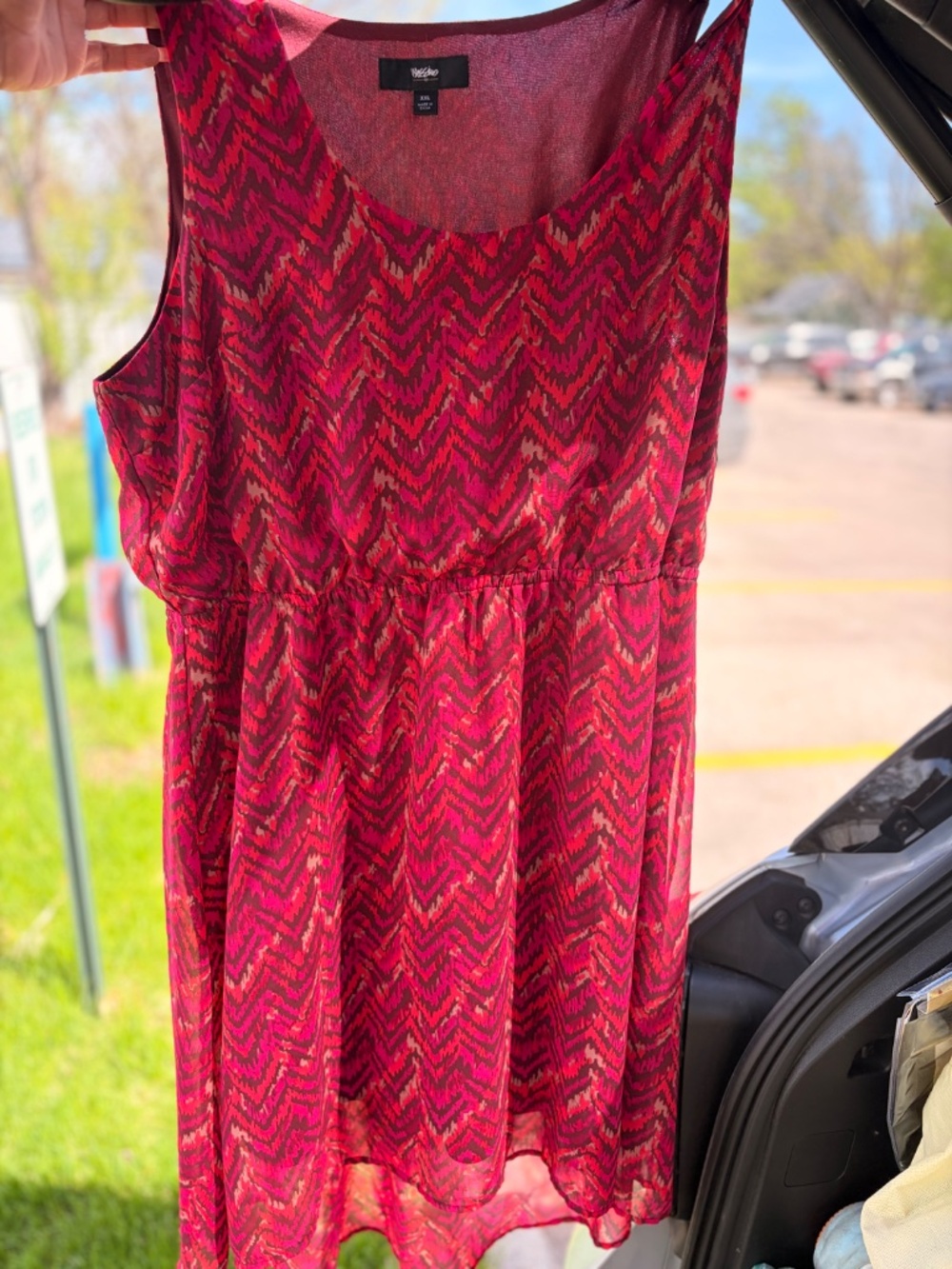 Plus Size XXL Red & Black Chevron Print Sleeveless Dress – Flowy & Lightweight - Picture 2 of 3